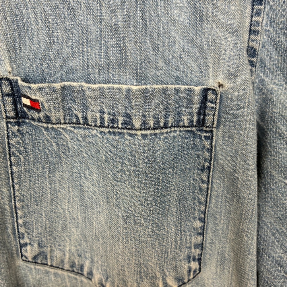 Tommy Hilfiger Womens 2X Denim Button Down Shirt Light Wash Blue Long Sleeve - Picture 4 of 16